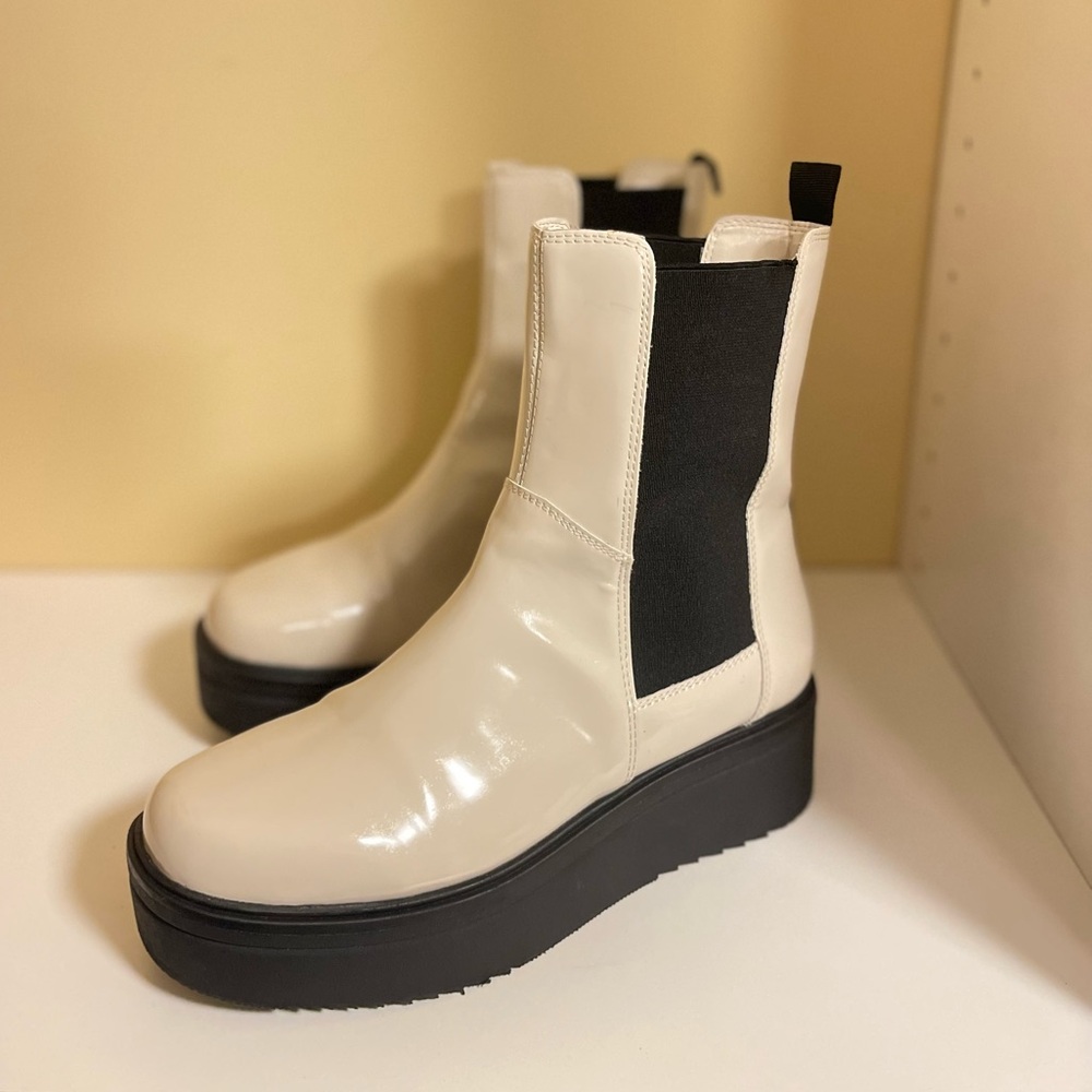 Steve Madden Clarissa Bone Patent Platform Women's Boots-Size 9